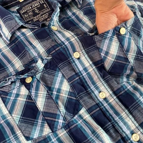Nautica Jeans Co blue and white plaid shirt-sleeve button down shirt - Picture 6 of 17